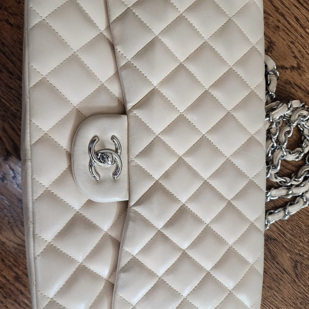 RARE Chanel Cream Lambskin Single Flap - Picture 2 of 13